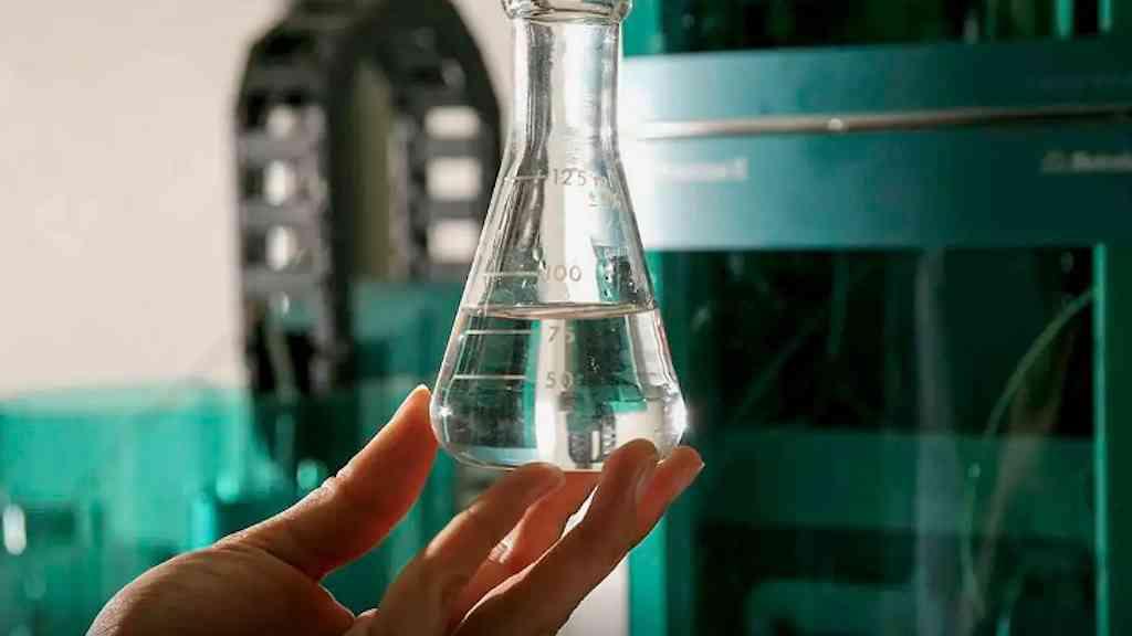 Metanol causa primeira morte registrada no Paraná | Exame após morte do paciente confirma presença de metanol no organismo