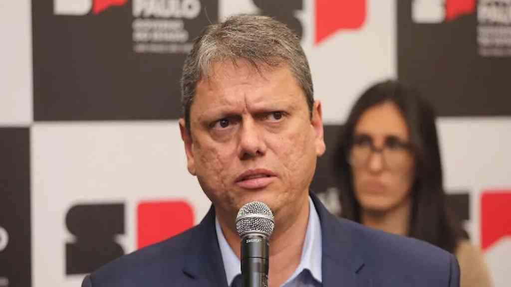 Indecisão leva Bolsonaro arriscar campanha de Tarcísio ao Planalto | Tarcísio de Freitas disse que, por enquanto, permanecerá no Republicanos