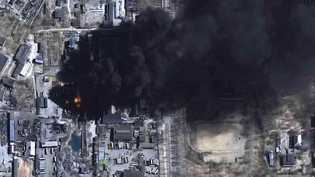 Rússia atinge rede elétrica e causa apagão na Ucrânia | Reparos são lentos devido à ameaça persistente de ataques de drones