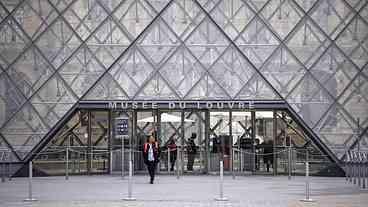 Joias do Louvre furtadas valem 88 milhões de euros