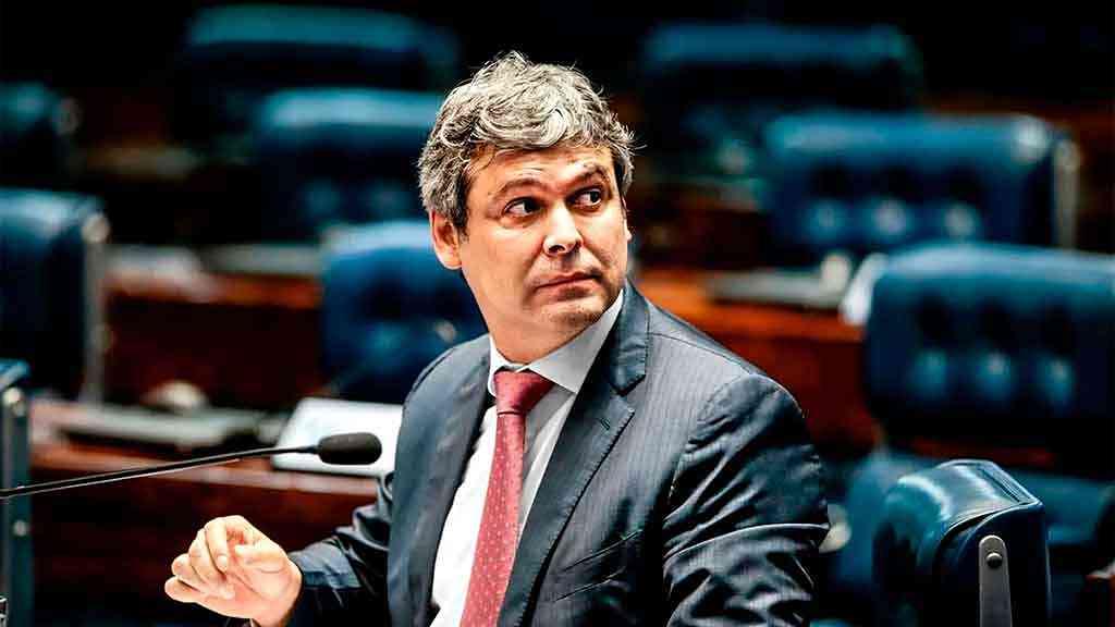 Comissão da Câmara aprova PL que dobra taxações das casas de apostas | Líder do PT na Câmara, o deputado Lindbergh Farias impõe derrota ao lobby das bets