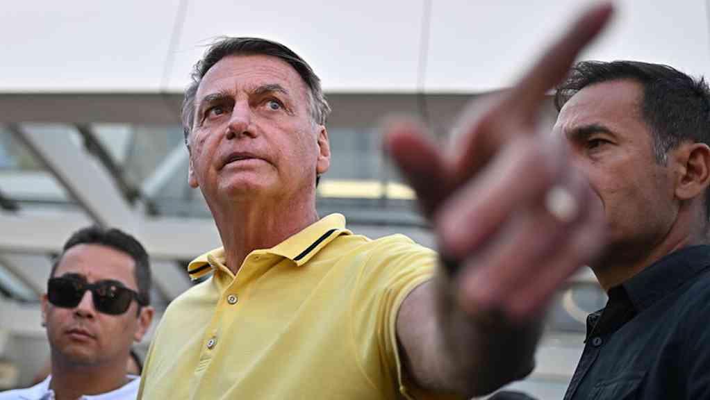 Ministro devolve voto e STF publica acórdão que condena golpistas | Situação de Bolsonaro diante da Justiça parece cada vez mais complicada