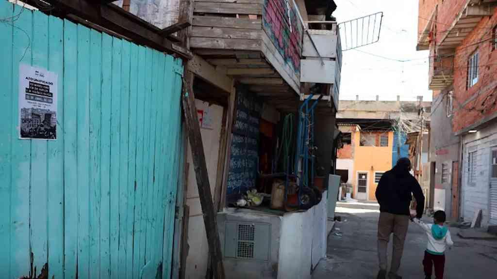 Justiça impede governo de SP de demolir imóveis na Favela do Moinho | Decisão judicial barra demolições na Favela do Moinho