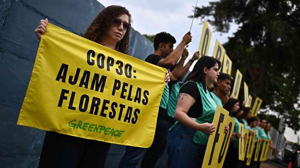 COP30 vai incluir combate à fome na agenda climática | Protesto durante pré-COP em Brasília