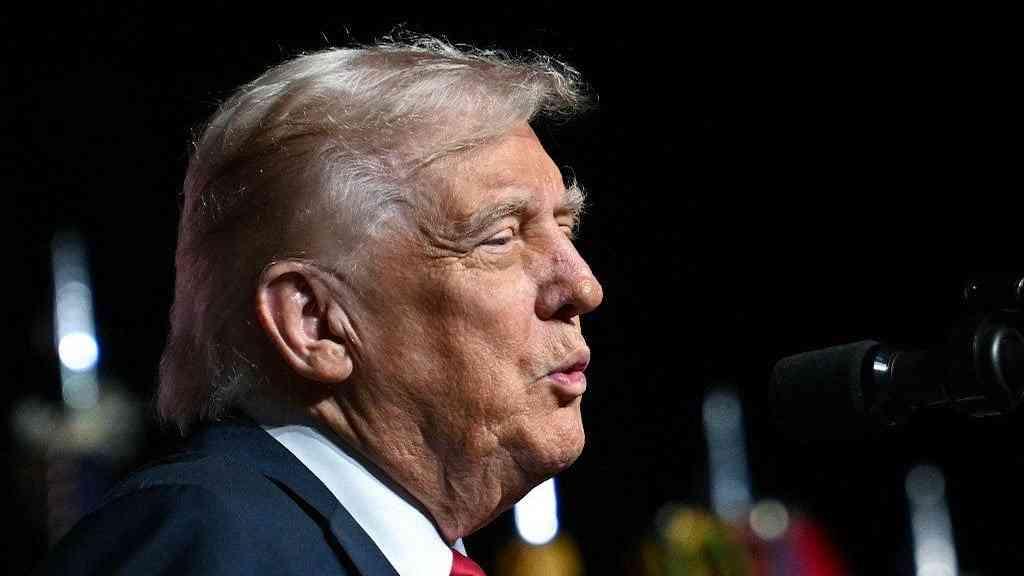 Trump confirma intenção de conversar com Lula sobre ‘tarifaço’ | O presidente Donald Trump confirma intenção de se reunir com Lula, na Malásia