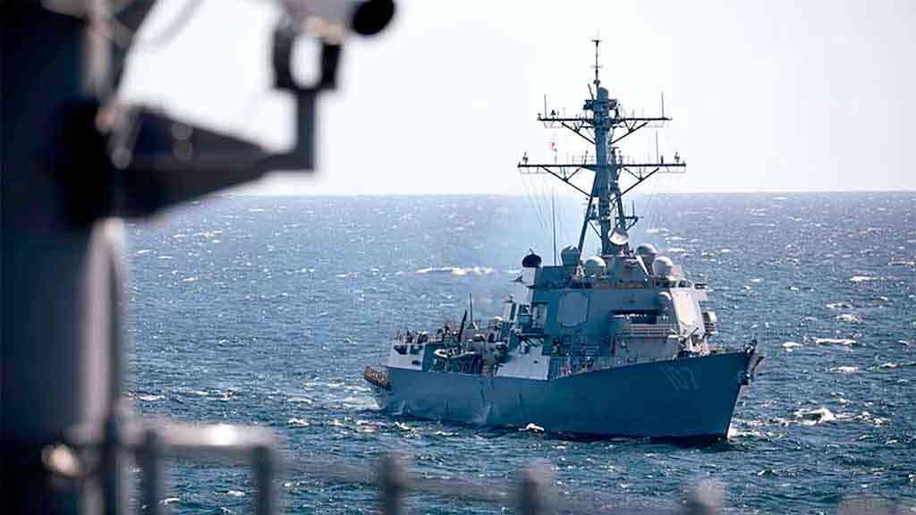 Força de ataque norte-americana, no Caribe, conta com reforços pesados | O USS Gravely é um destroyer especializado no lançamento de mísseis de longo e médio alcances