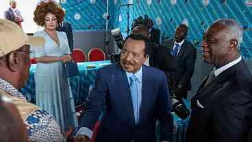 Biya garante novo mandato aos 92 anos em Camarões