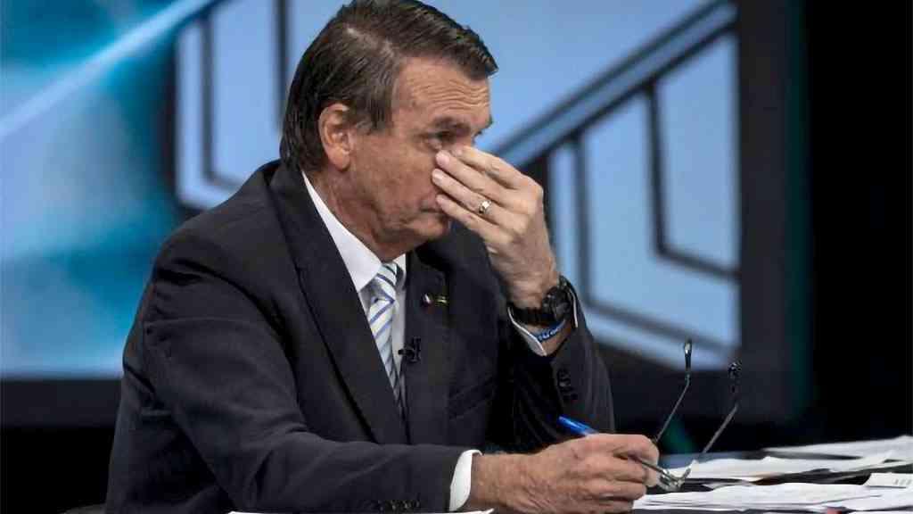 Bolsonaro amarga derrotas em série e quadro psicológico se agrava | Bolsonaro, prestes a ser conduzido para a prisão em regime fechado, tem tido crises de estresse