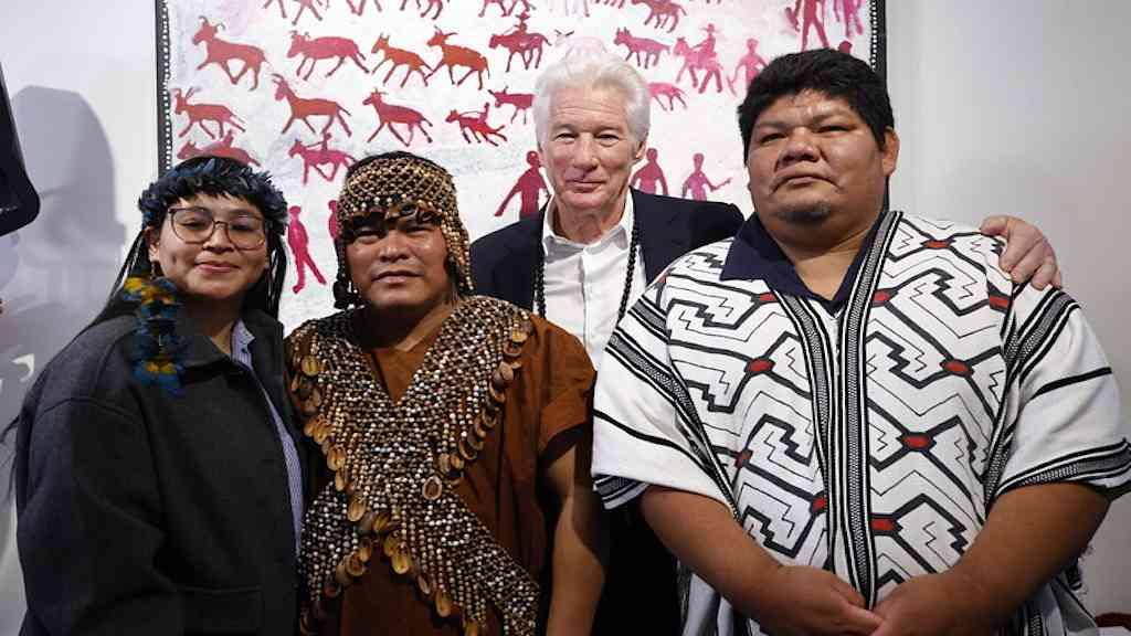 Richard Gere defende povos indígenas da Amazônia | Estudo apontou que 196 tribos estão em risco pelo mundo