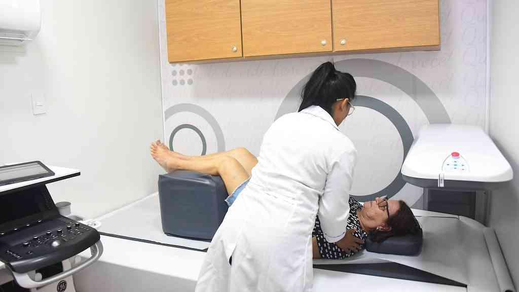 Maricá anuncia fim da fila de mamografias durante Outubro Rosa | Entre janeiro e setembro, o Sistema Único de Saúde (SUS) da cidade realizou mais de 13 mil mamografias, uma média de 1,4 mil por mês