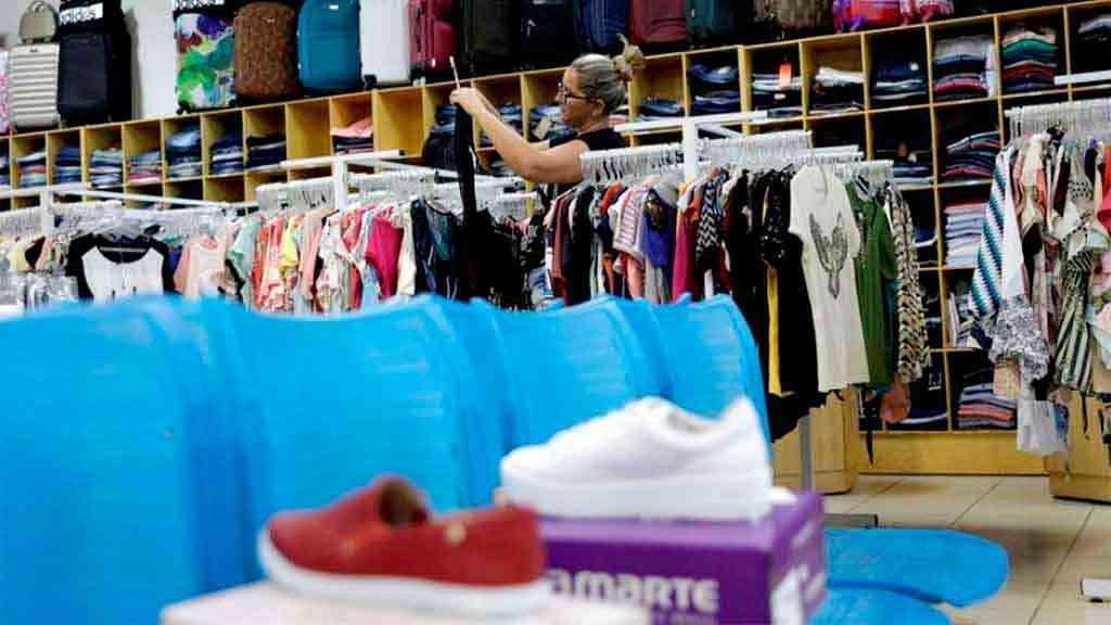 Confiança do setor de serviços recua e deixa desaceleração à vista | Motor da economia, o setor de serviços alavanca o comércio, mas começa a perder força