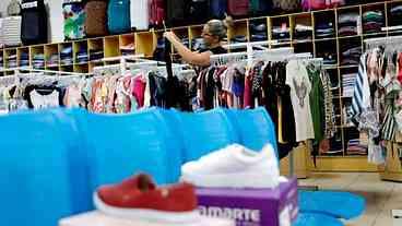 Confiança do Setor de Serviços Cai em Outubro