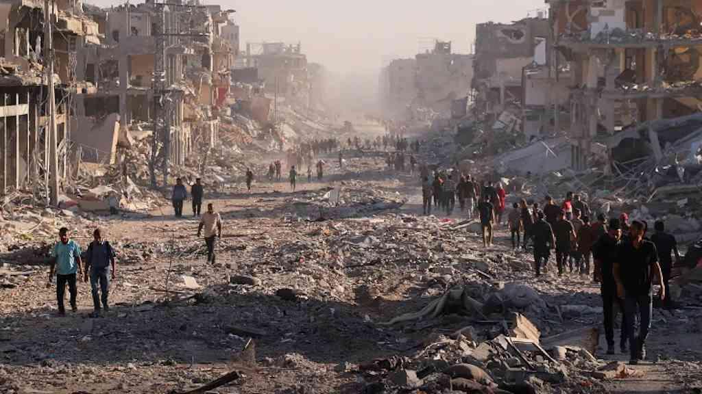 Israel mantém ofensiva aérea em Gaza pelo terceiro dia | Segundo as autoridades de saúde de Gaza, duas pessoas morreram