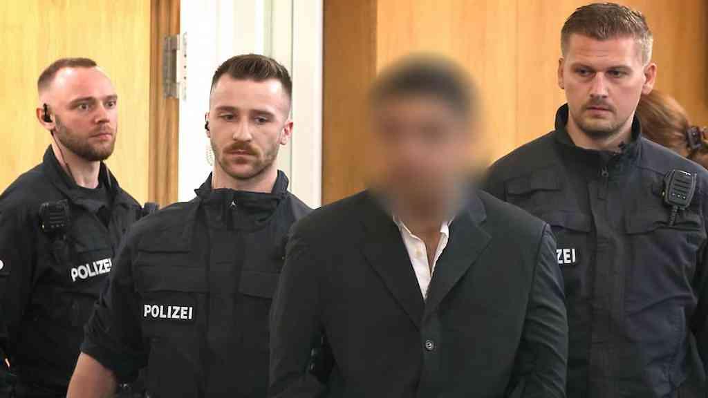 Esfaqueador de Aschaffenburg será internado em hospital psiquiátrico | Agressor também feriu uma menina síria de dois anos, uma professora e homem de 72 anos que tentou proteger as crianças