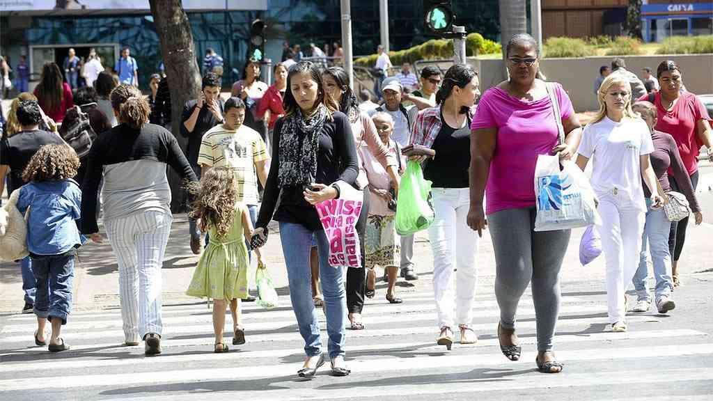 Taxa de desemprego é a menor da série histórica, mas em desaceleração | O número de jovens desempregados tem diminuído, segundo pesquisa do IBGE
