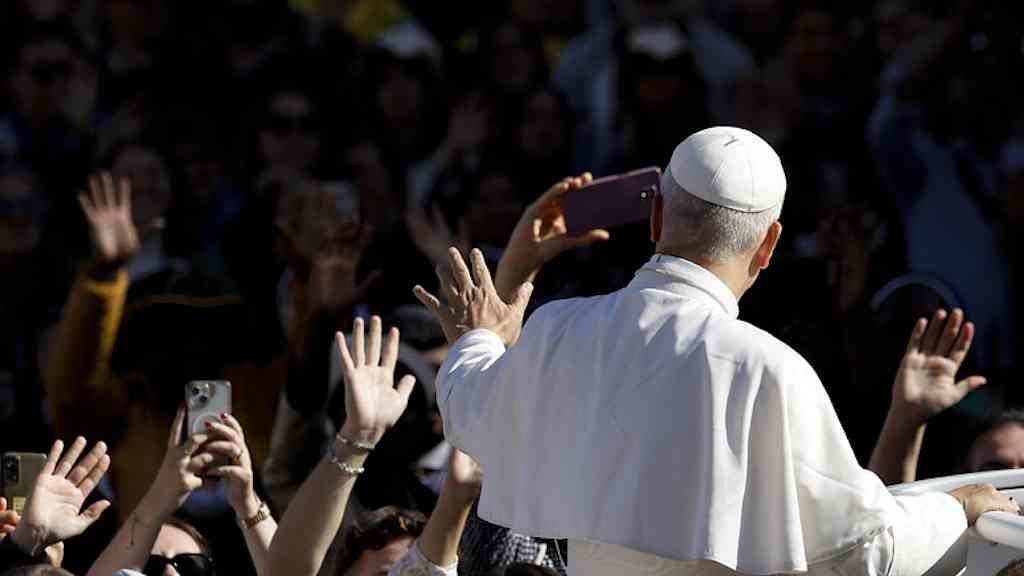 Papa lamenta impacto das guerras no Dia de Todos os Santos | Papa cita sofrimento causado pelas guerras no Dia de Todos os Santos