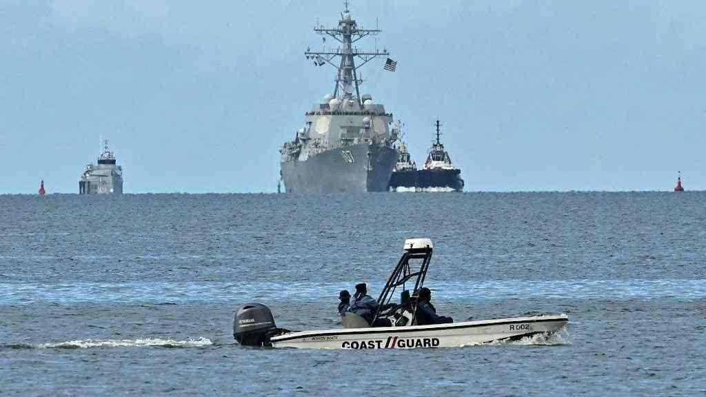 Governo de Trinidad e Tobago eleva nível de alerta militar | Um dos navios dos EUA que esteve em Trinidad e Tobago para exercícios militares. Ação gerou tensões com a Venezuela
