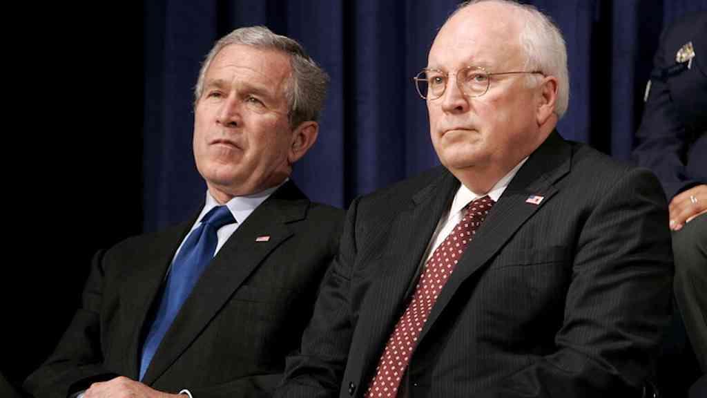 Ex-vice dos Estados Unidos, Dick Cheney morre aos 84 anos | Cheney ao lado de Bush, de quem foi vice por dois mandatos