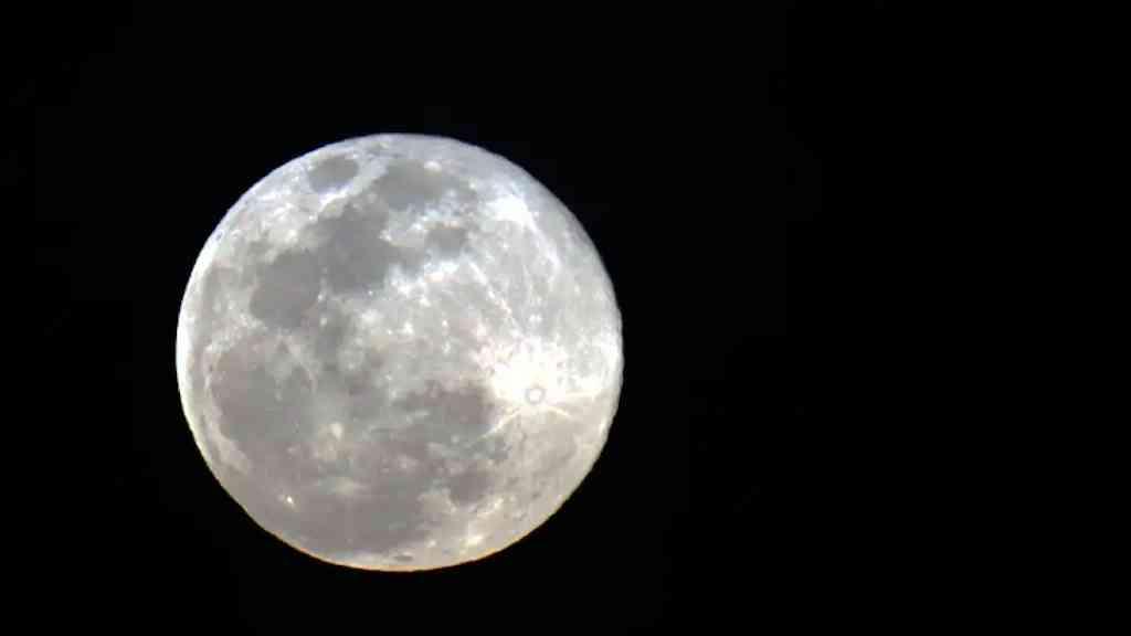 Superlua volta ao céu e poderá ser vista no Brasil por três noites | Fenômeno deverá ser visto também no exterior