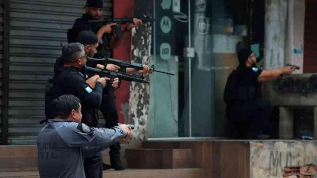 A guerra híbrida como chacina e traição nacional | Policiais em operação no Rio de Janeiro