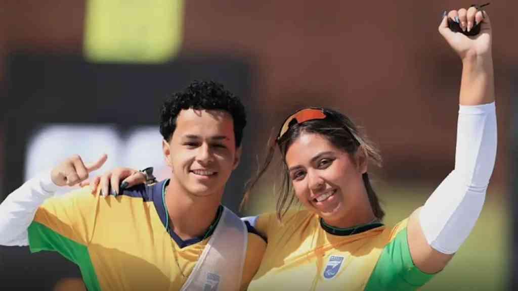 Brasil conquista primeira medalha no tiro com arco no Parapan de Jovens | Filipe Aguiar e Nathália Nunes de Carvalho garantiram uma prata