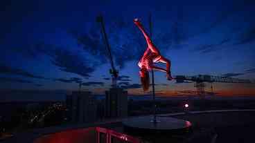 Centro de Pole Dance em Alassio Gera Polêmica