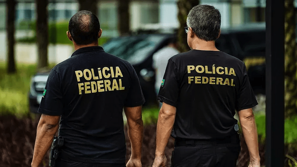 PF prende empresário em operação contra extorsão no Rio | Agentes da Polícia Federal