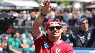 Leclerc Almeja Pódio em Interlagos com Ferrari