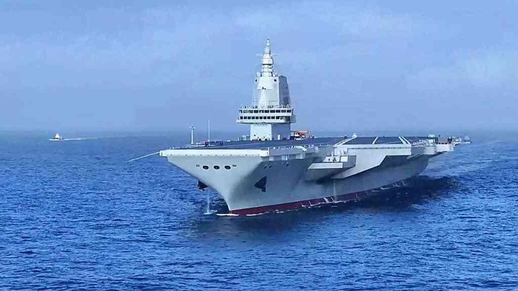 Terceiro porta-aviões chinês entra em operação | O terceiro porta-aviões da China