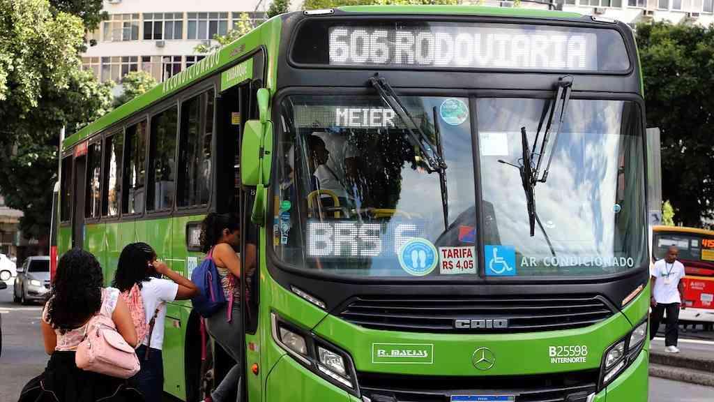 Projeto propõe tarifa zero no transporte público do Rio | Proposta em tramitação na Câmara do Rio prevê passe livre nos ônibus da cidade