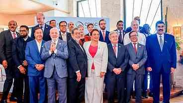 Lula critica Trump e pede integração na AL