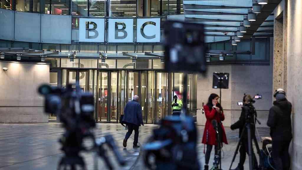 Trump ameaça processar BBC por suposta edição de discurso | Trump acusa BBC de manipular imagens de um discurso seu em 2021