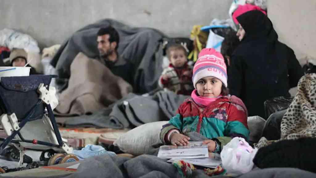 ONU lança campanha para apoiar refugiados no inverno | Cortes no financiamento de ajuda humanitária agravaram a situação