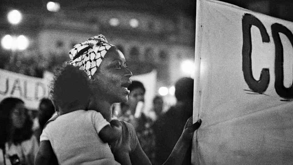 Exposição aborda legado da escravidão no presente | Mostra reúne cerca de 100 objetos, 250 imagens e 10 filmes