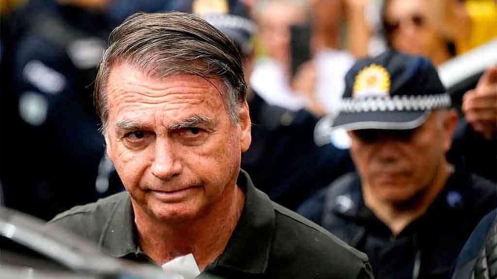 Bolsonaro e aliados praticamente perdem esperança de evitar a Papuda | Bolsonaro já está em prisão domiciliar, na sua mansão, há exatos 100 dias
