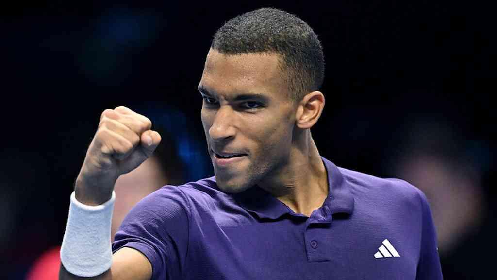Auger-Aliassime reage e conquista primeira vitória no ATP Finals | Auger-Aliassime derrotou Ben Shelton na segunda rodada do ATP Finals