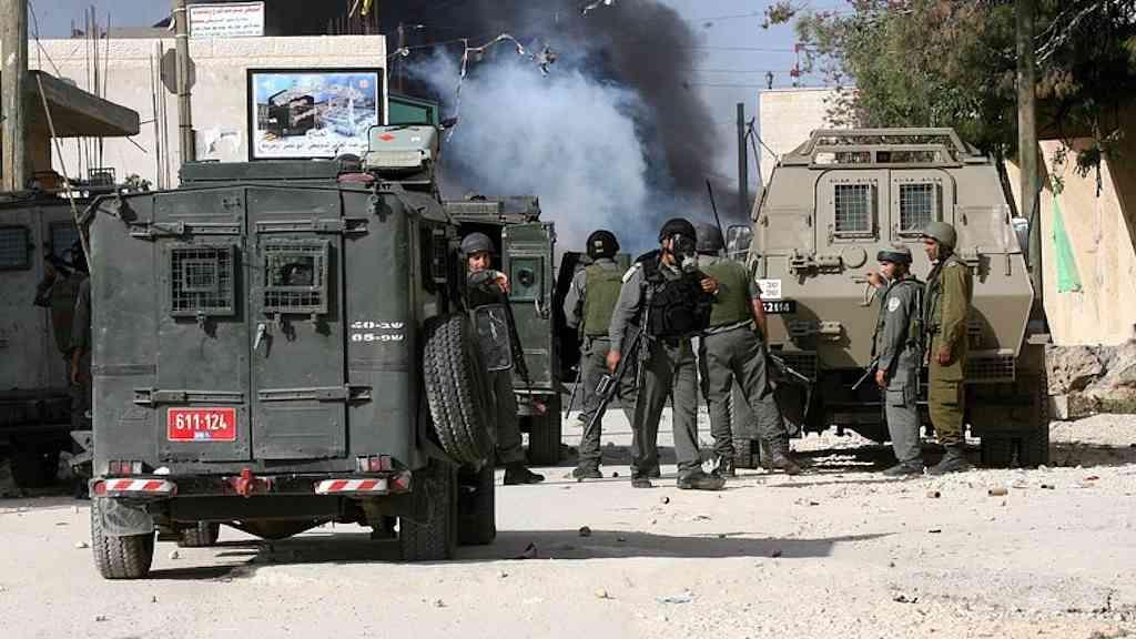 Mesquita é incendiada por colonos israelenses na Cisjordânia | Colonos têm realizado uma série de ataques