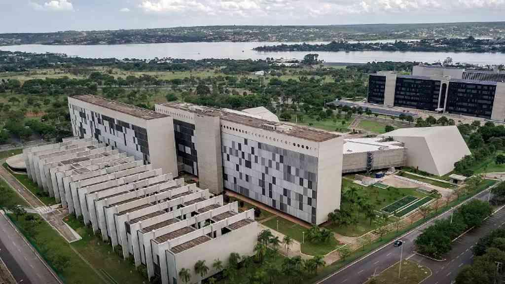 STJ veta afastamento de militares trans das Forças Armadas | Decisão também garante direito ao nome social em todos os registros