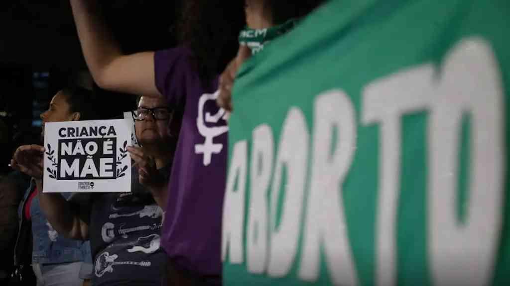 Sociedade pediátrica se opõe a projeto que restringe aborto legal | Câmara aprovou derrubada de resolução do Conanda; texto vai ao Senado