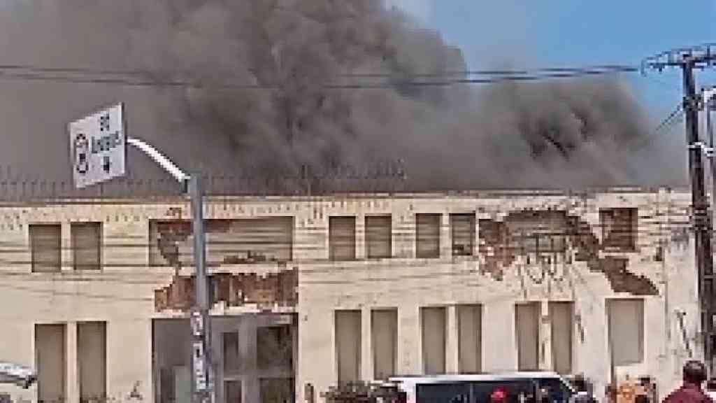 Incêndio em hospital força retirada de bebês de incubadoras | Bebês são resgatados de incubadoras durante incêndio em hospital