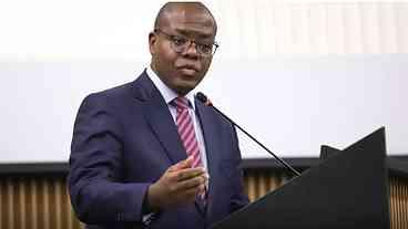 Ex-ministro Silvio Almeida indiciado por importunação sexual