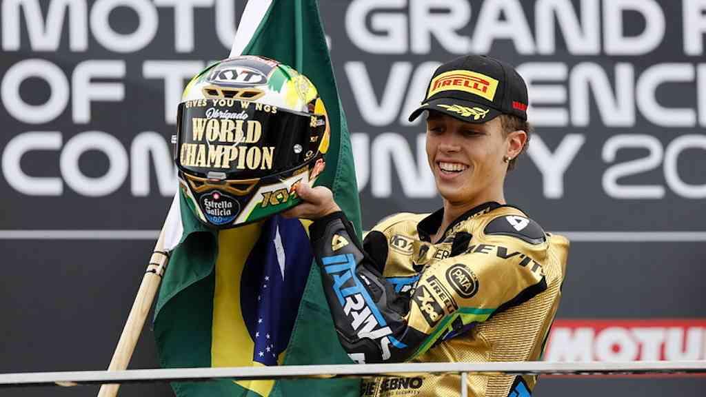 Diogo Moreira conquista primeiro título brasileiro na Moto2 | Jovem piloto foi campeão da categoria em Valência, na Espanha