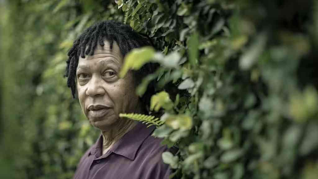 O compositor Djavan e o racismo no Brasil | Compositor e cantor Djavan