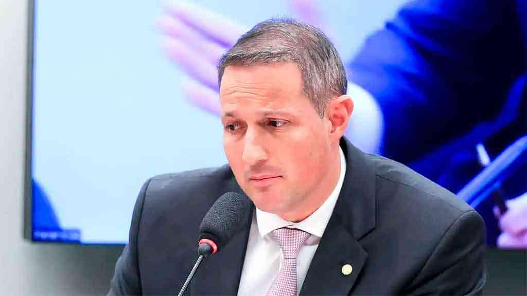 Derrite falha na relatoria do PL Antifacção, que vai a voto de qualquer jeito | Derrite sai menor da relatoria sobre o PL Antifacção