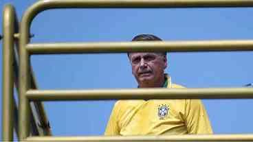 Bolsonaro se aproxima da Papuda após julgamento
