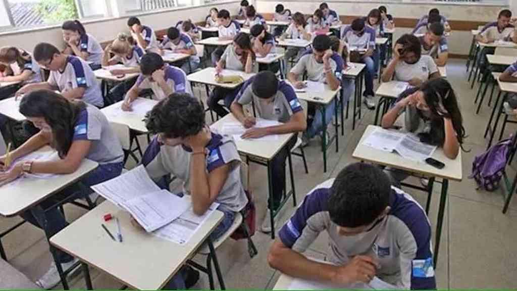 Ensino Médio do Rio adota sistema de aprovação por etapas | O aluno terá novos prazos no início do ano letivo para concluir disciplinas pendentes, caso já tenha entrado em progressão parcial