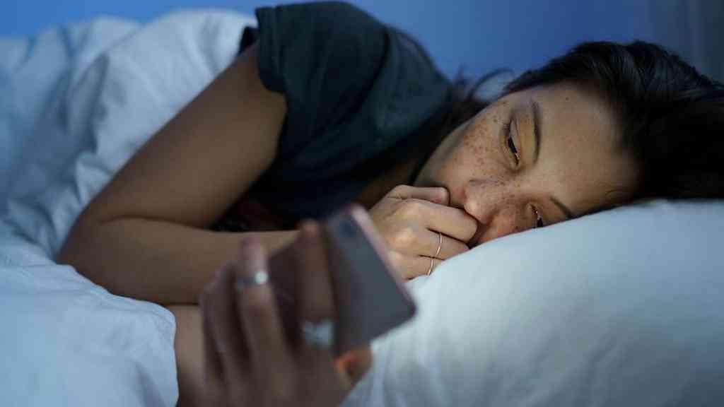 Uso de melatonina cresce, mas riscos preocupam médicos | Versão sintética do hormônio melatonina é procurada por quem tem problemas para dormir