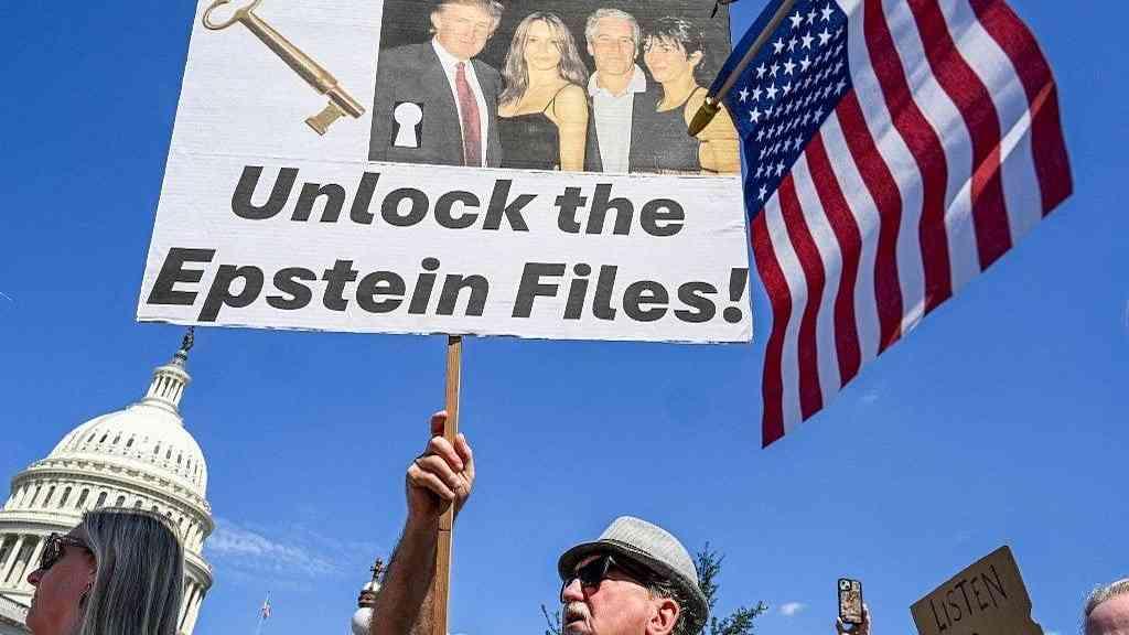 Congresso dos EUA avança para votação crucial sobre o caso Epstein | Protestos nos EUA pedem a liberação de todos os documentos do caso Epstein. O fantasma do financista assombra Trump