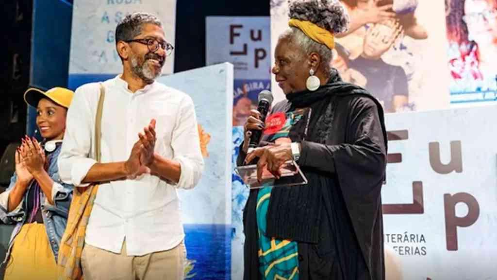 Evento literário das periferias homenageia intelectuais negros no Rio | Evento cultural começa nesta quarta-feira no Viaduto de Madureira