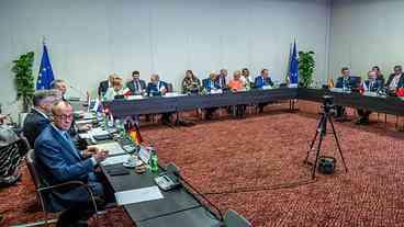 Cúpula da UE em Angola e a Paz na Ucrânia